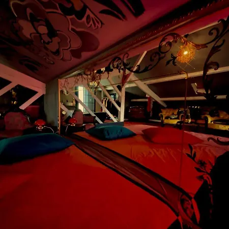 Bed & Breakfast Loft Love-room